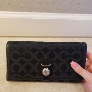 BLACK COACH WALLET!